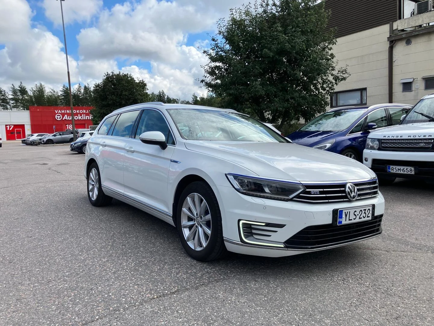 Car Image - 3uX2R95rQJ4IQIyMAcIBVh