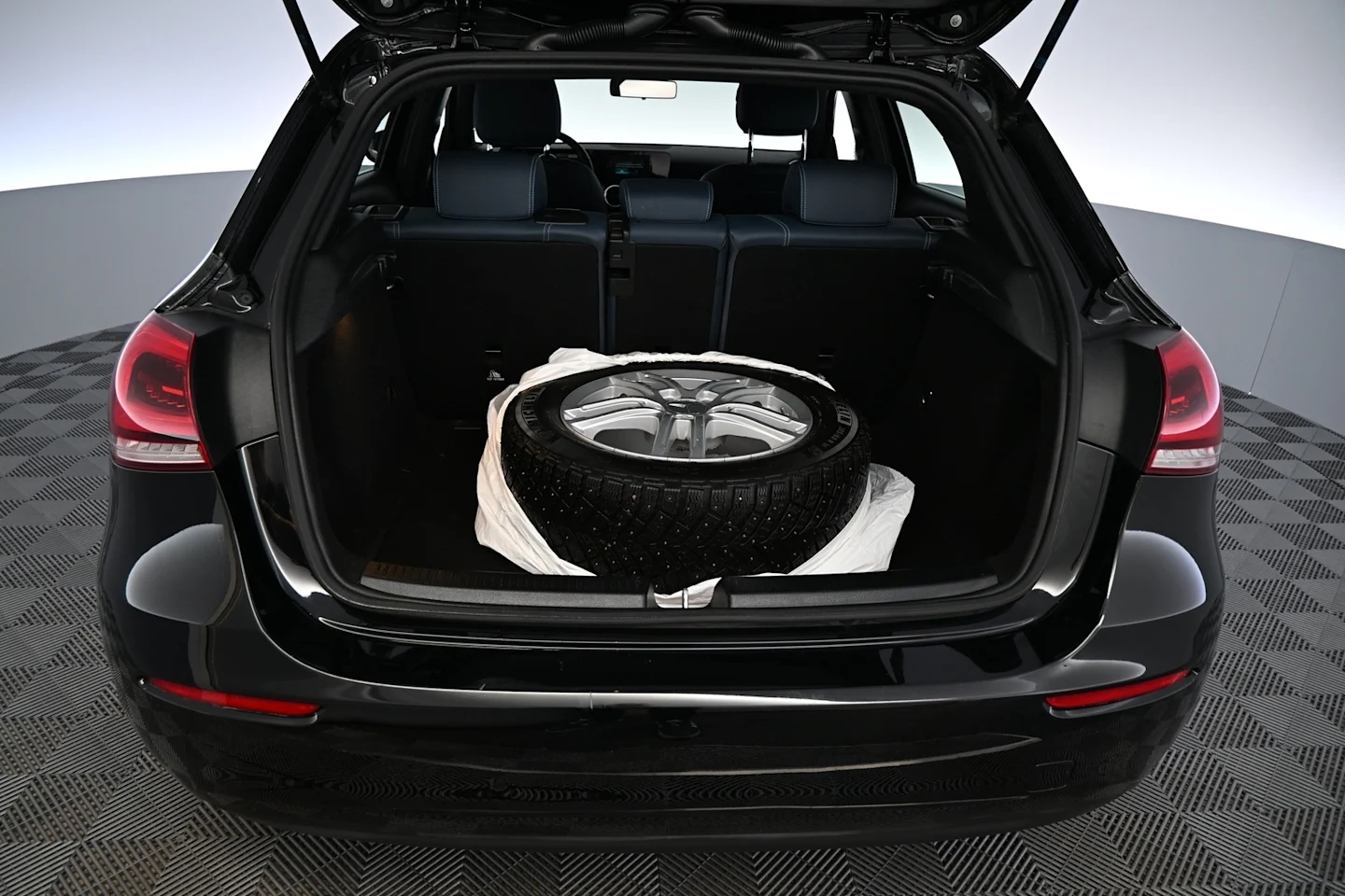 Car Image - 7kQ6sRZgyxc912GAxoEeWC