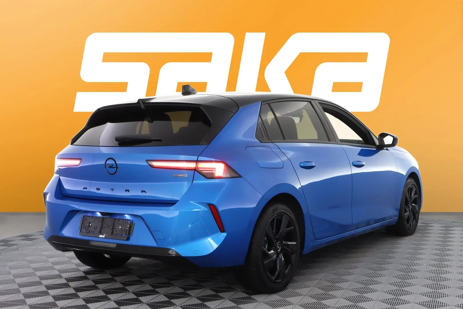 Car Image - oAJ9qpySy96LXucEzympd