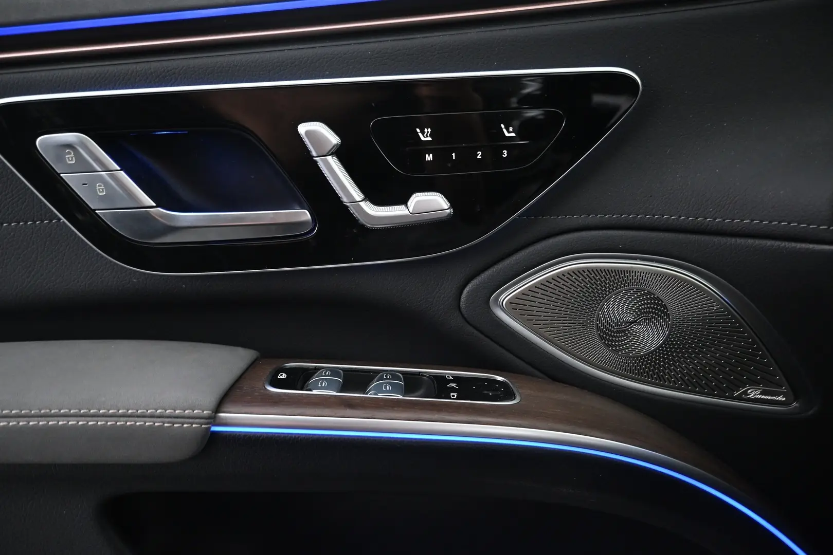Car Image - 4uFMniCobLlI1ixfmgNNTP