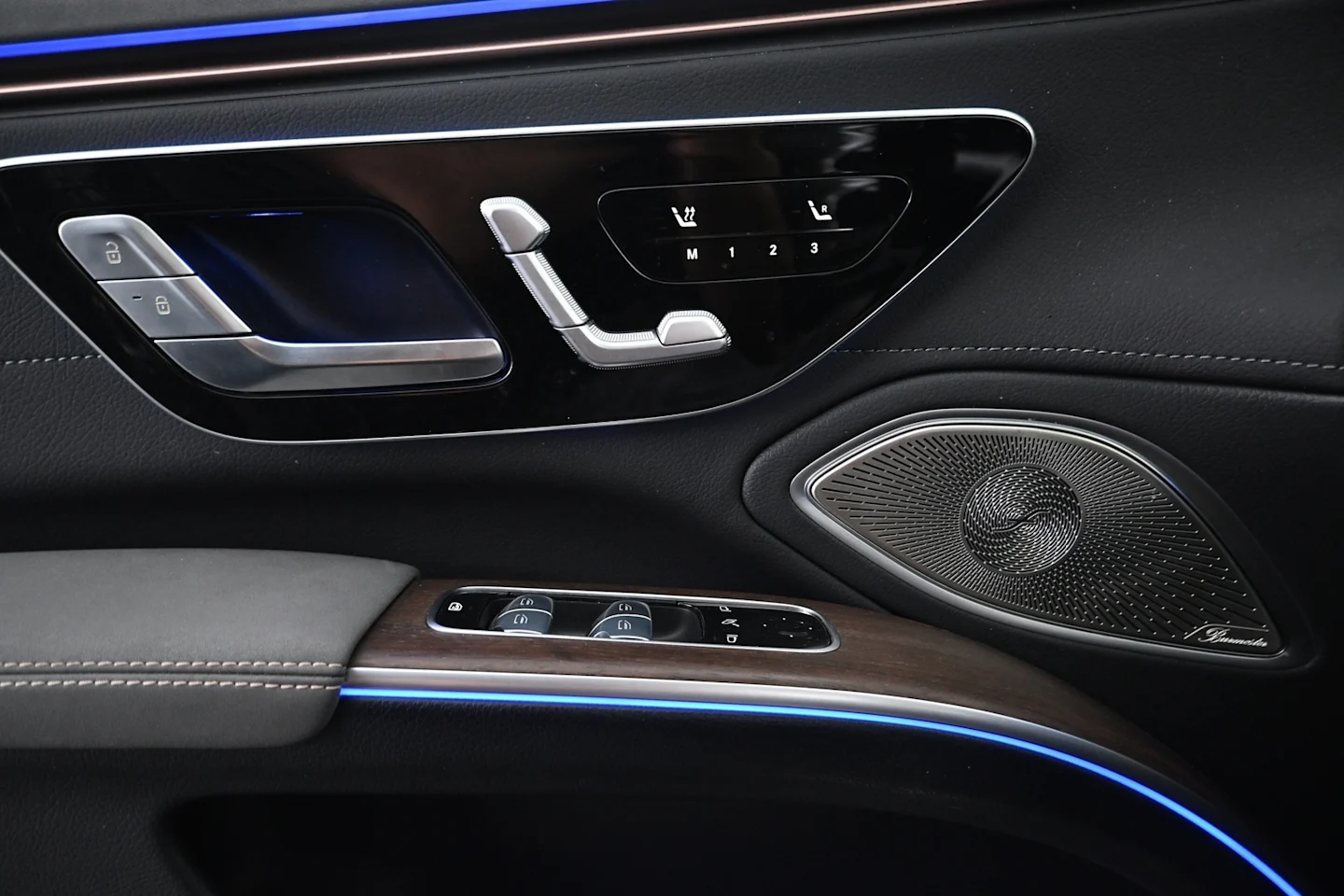 Car Image - 4uFMniCobLlI1ixfmgNNTP