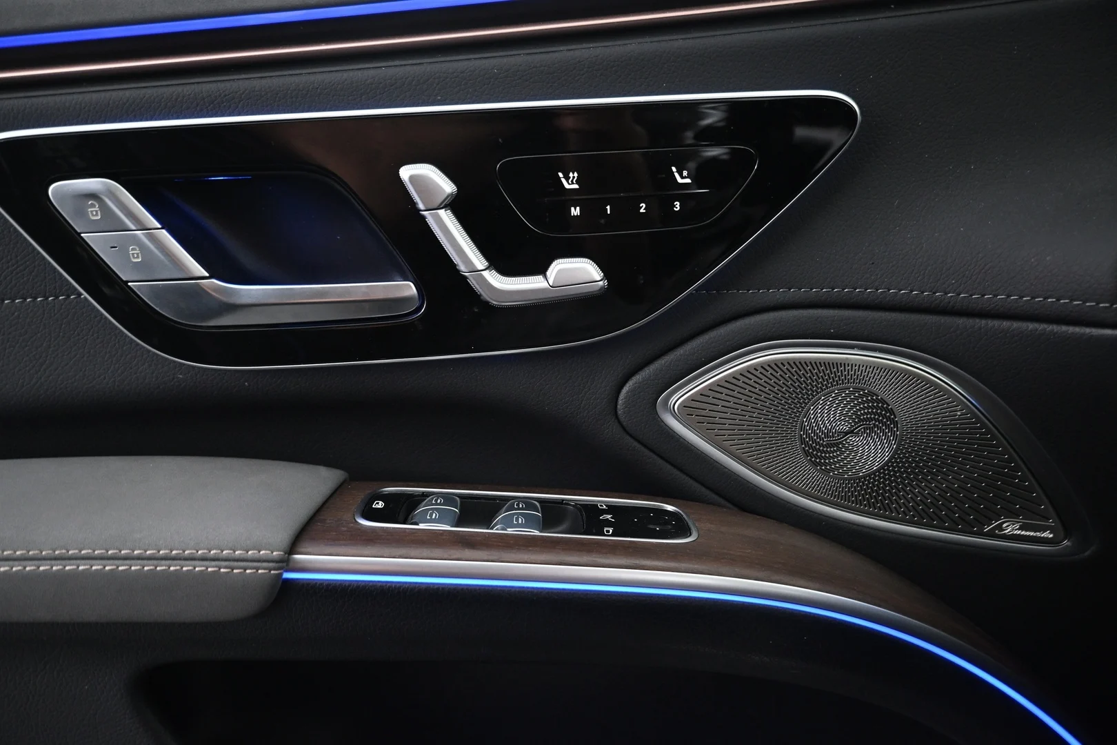 Car Image - 4uFMniCobLlI1ixfmgNNTP