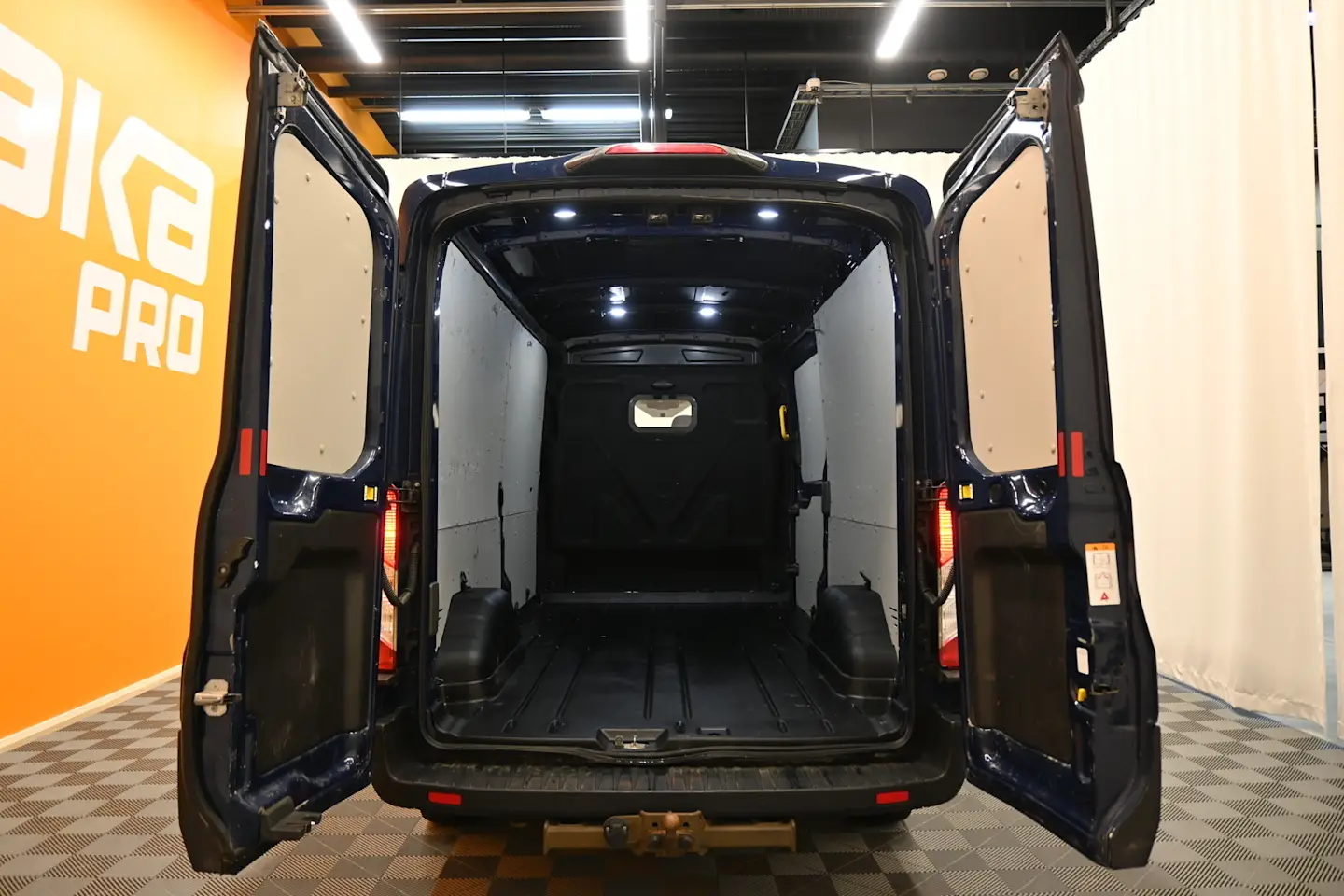 Car Image - FM9l360Cb0BOVDy6NKXrm
