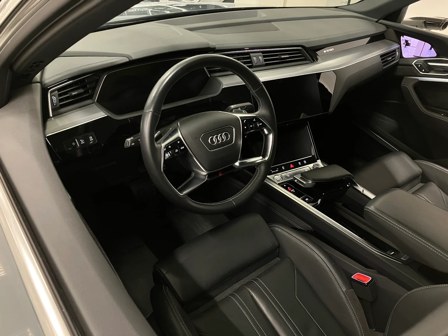 Car Image - 6tw7dnb4rYJiZSke55RCcV