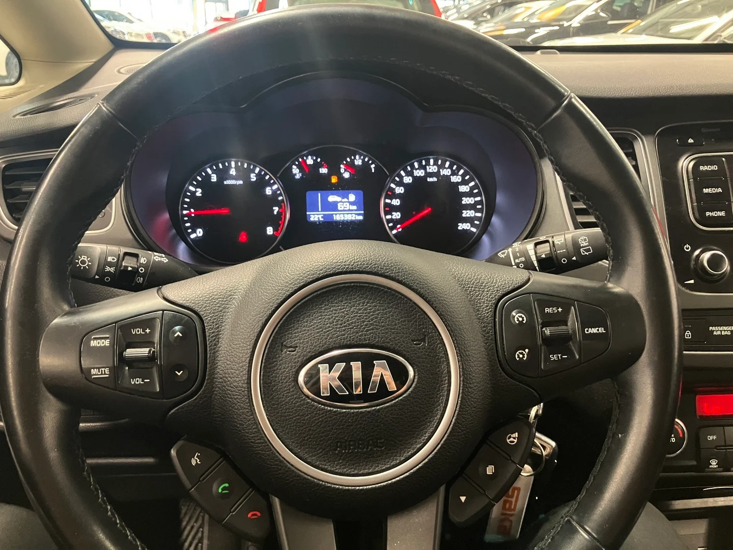 Car Image - 2Hrrpdhv0WjVk8kpuqN9t2