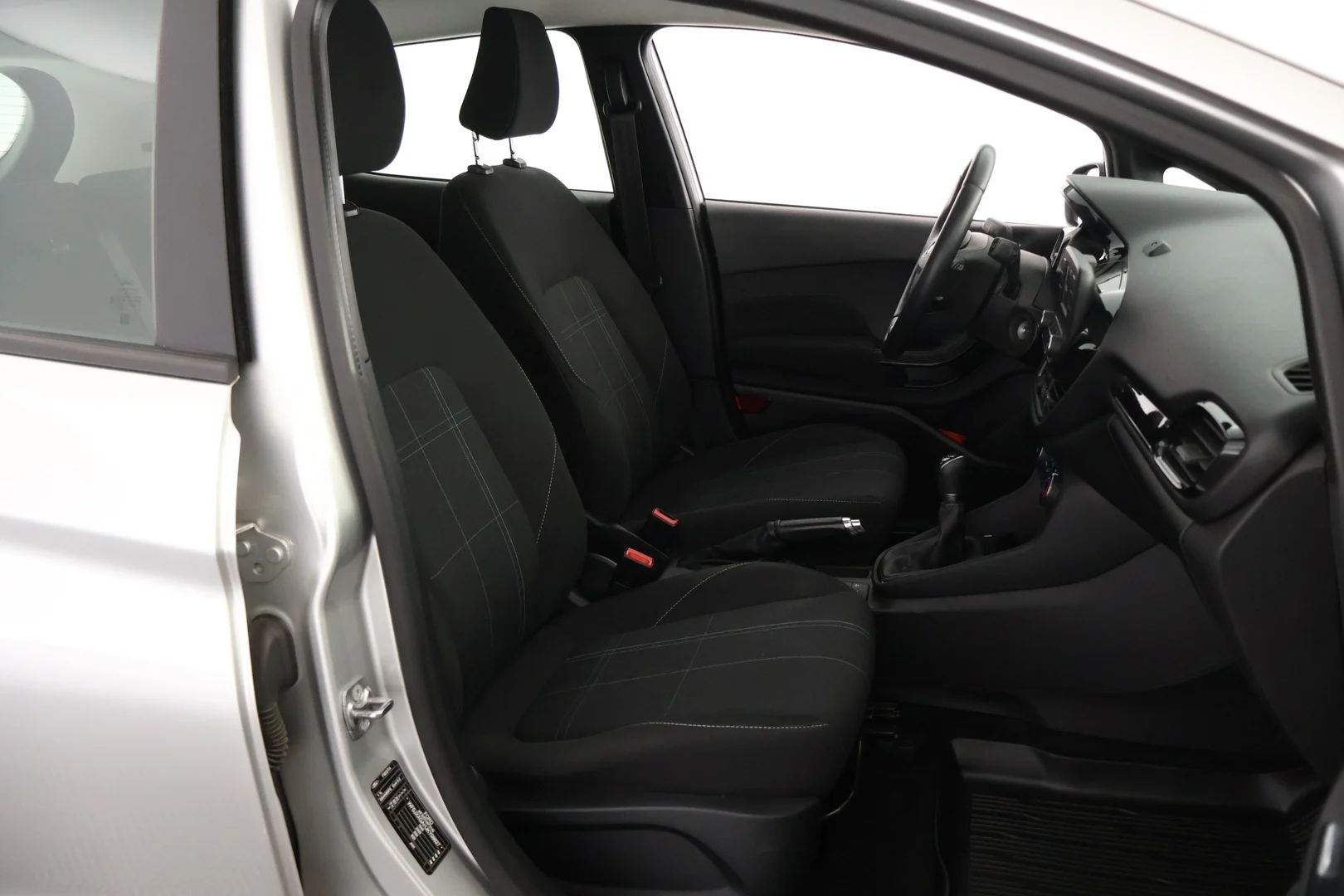 Car Image - 3yEBZR1fQfQgDigsBKFVXJ