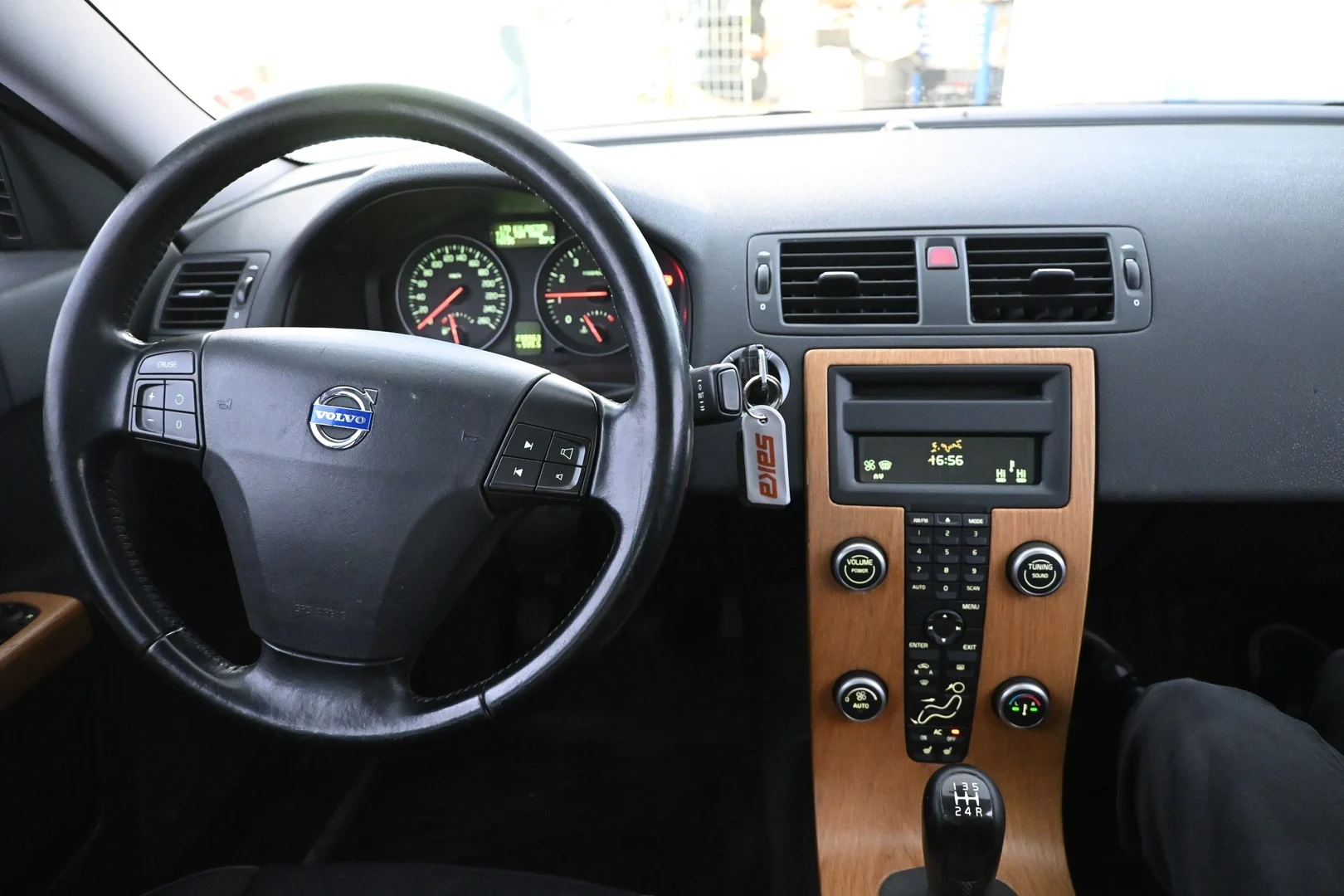 Car Image - 293OXK5dX83gSb6NIfYdJv
