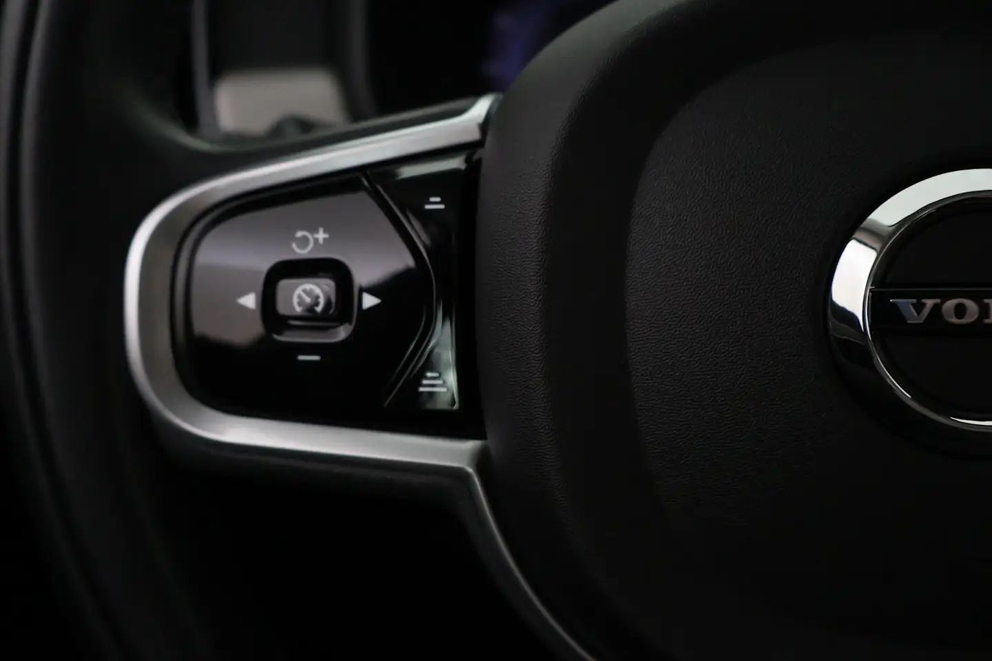 Car Image - 3YH1vpQW71BFXo5zbQGTJ6