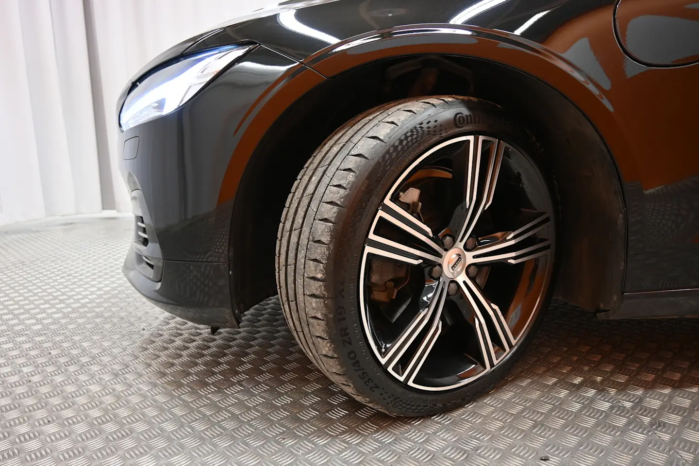 Car Image - 7uA1qSiMrZqz8cOSy1V6cZ
