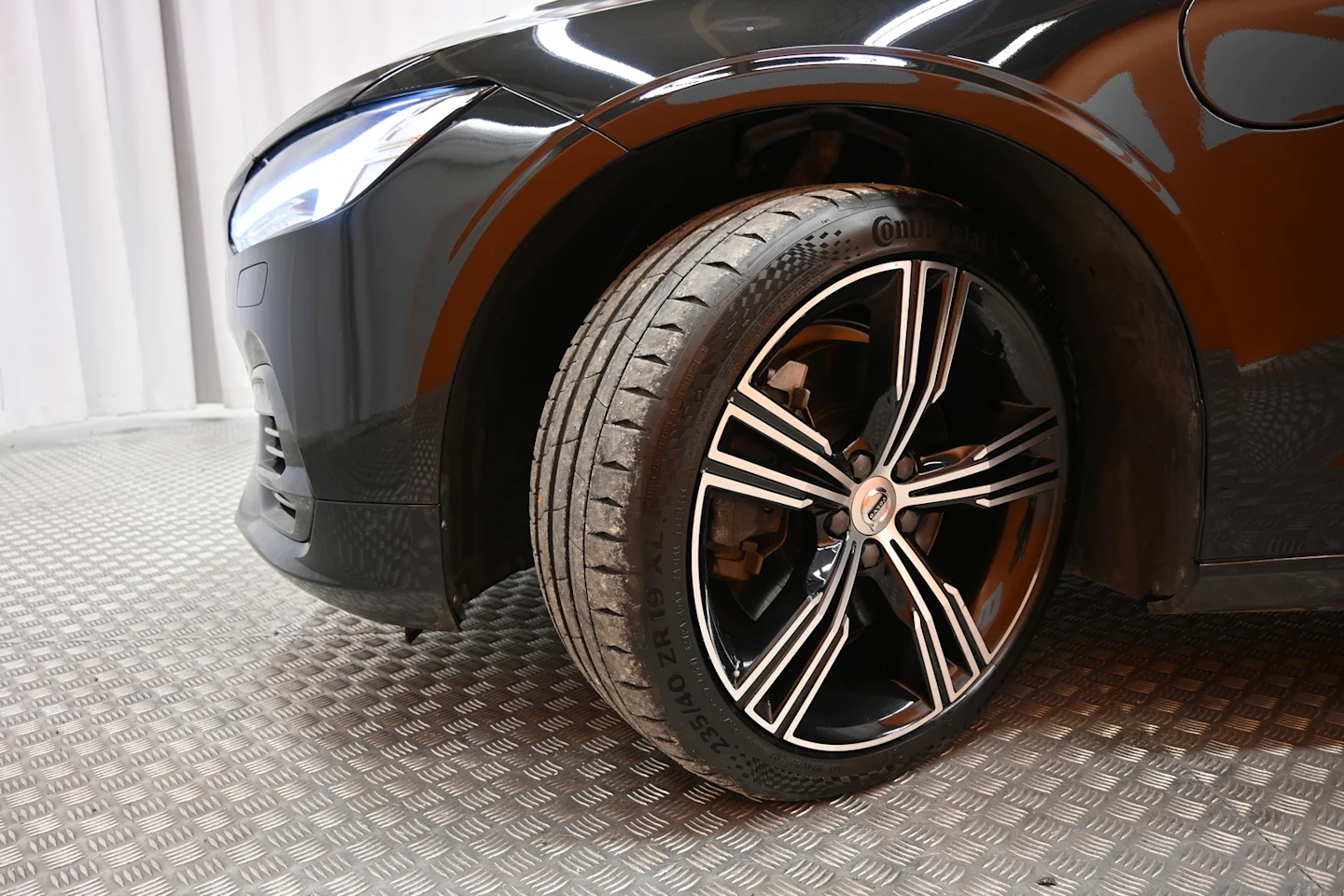 Car Image - 7uA1qSiMrZqz8cOSy1V6cZ