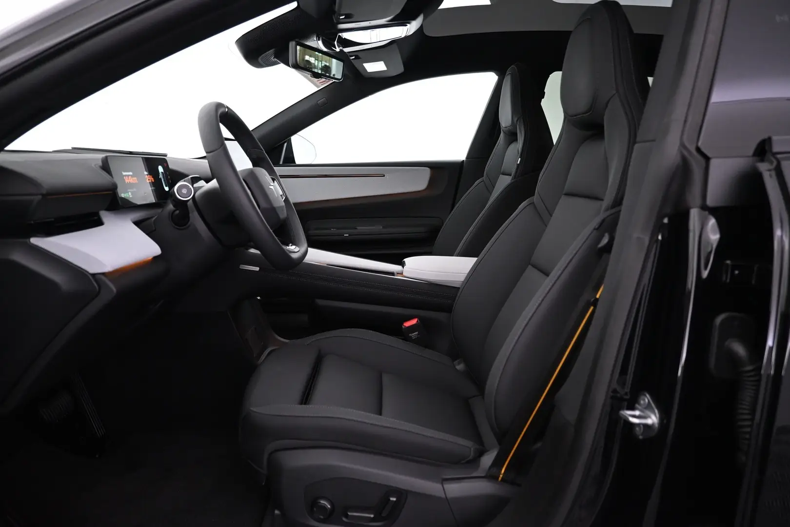 Car Image - Z4el73J9vVMLgCiWNs87r