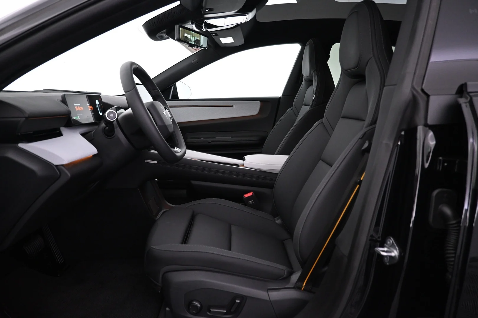 Car Image - Z4el73J9vVMLgCiWNs87r