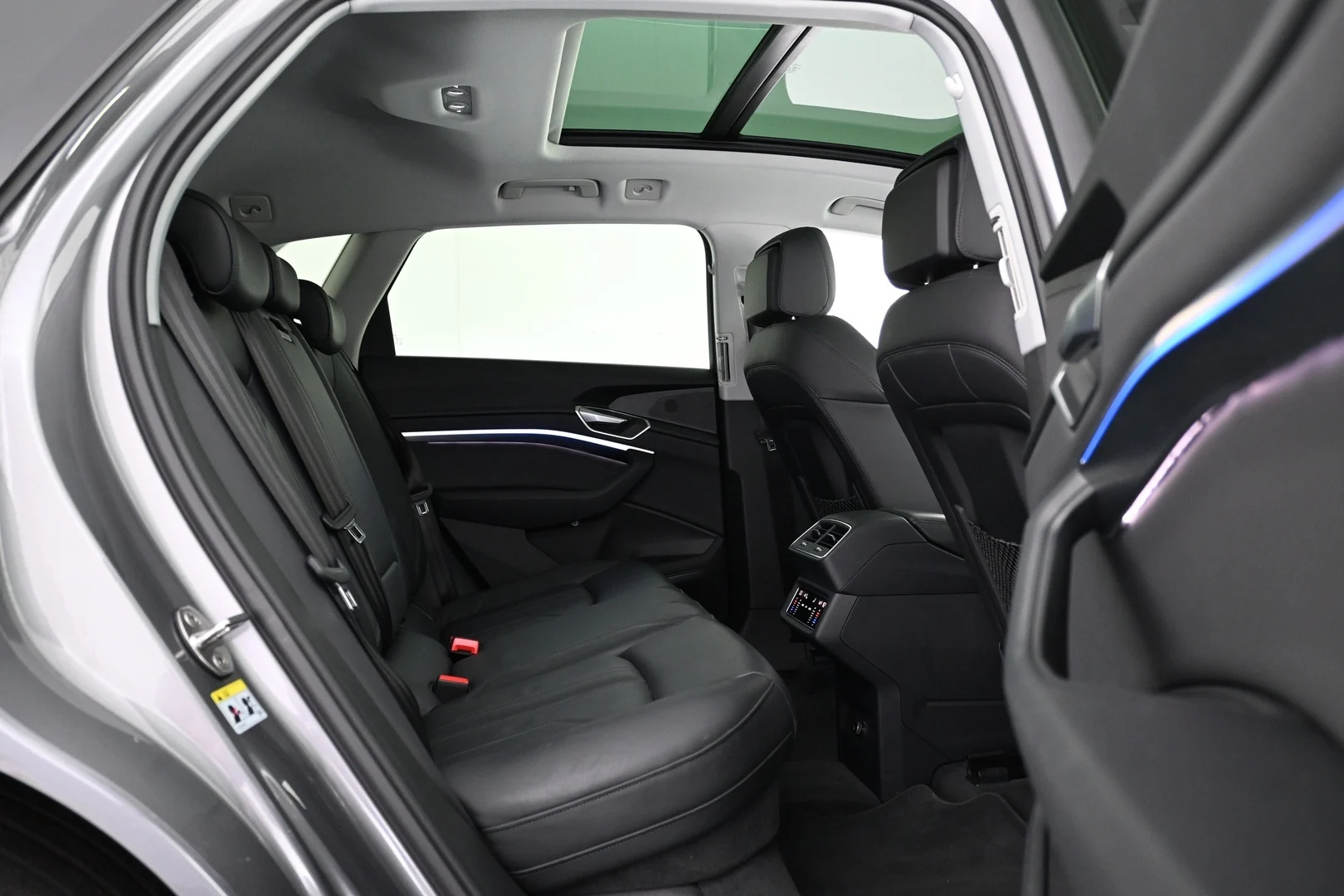 Car Image - 2ftmHmeYHiCmw69a6xbh4J