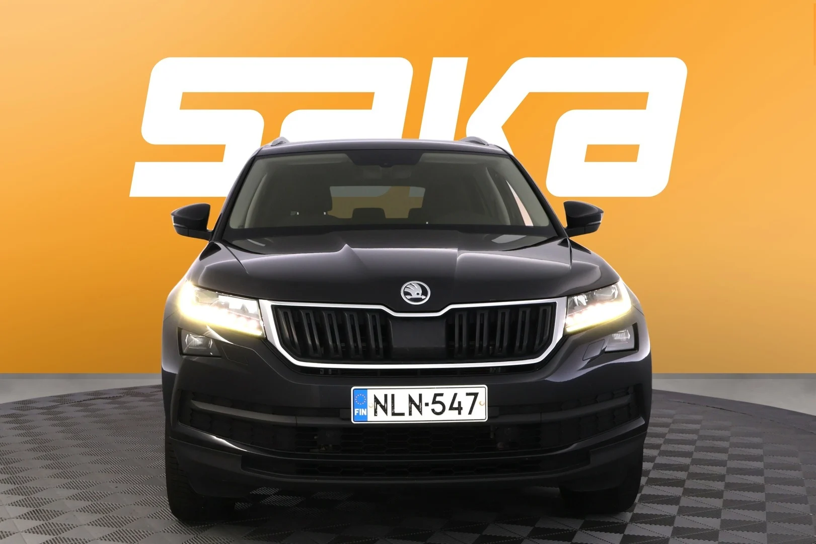 Car Image - 5DtuxscPTD3RSYUuevn1hH