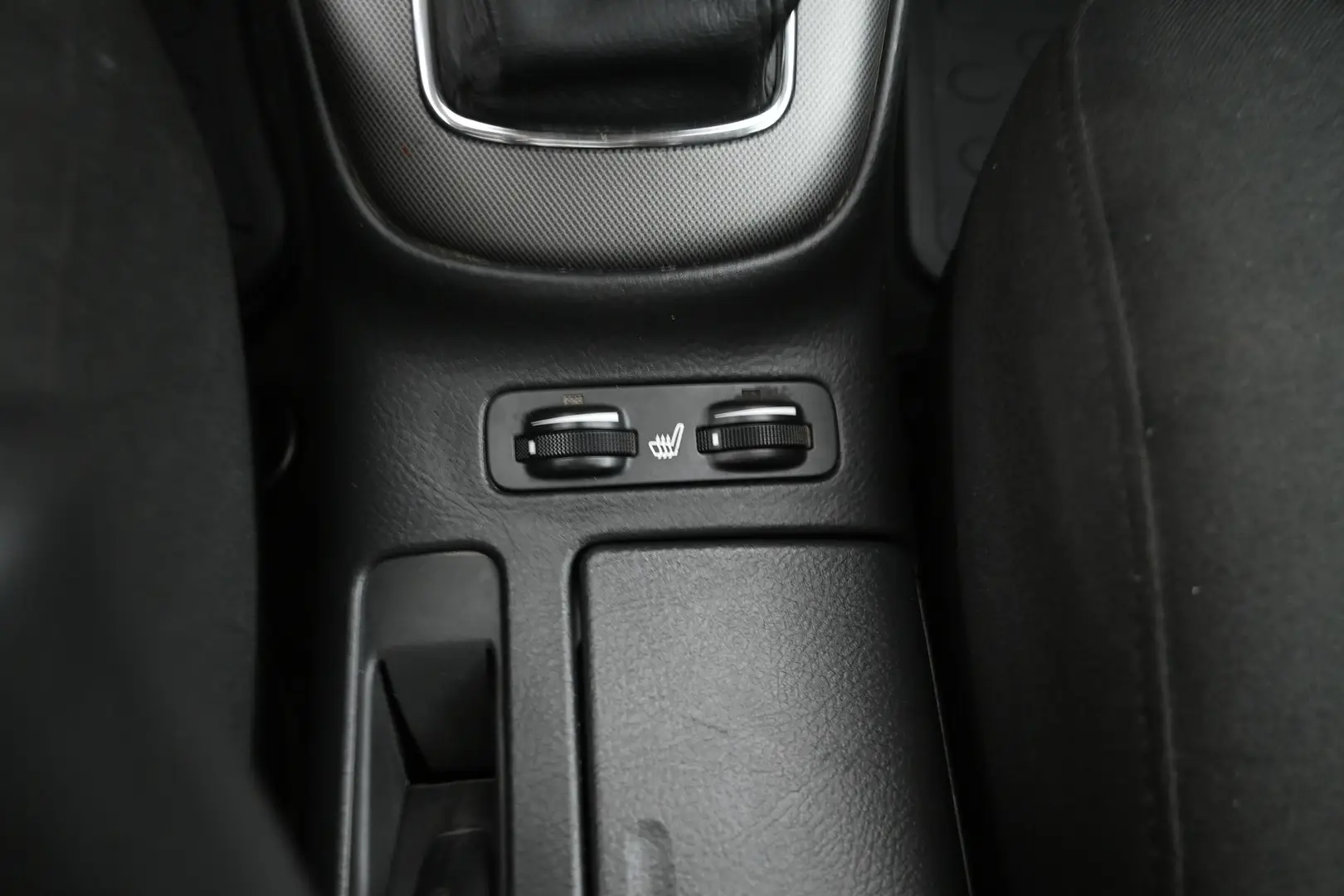 Car Image - 27vZu7Y7tqbDjfG2lt10zB