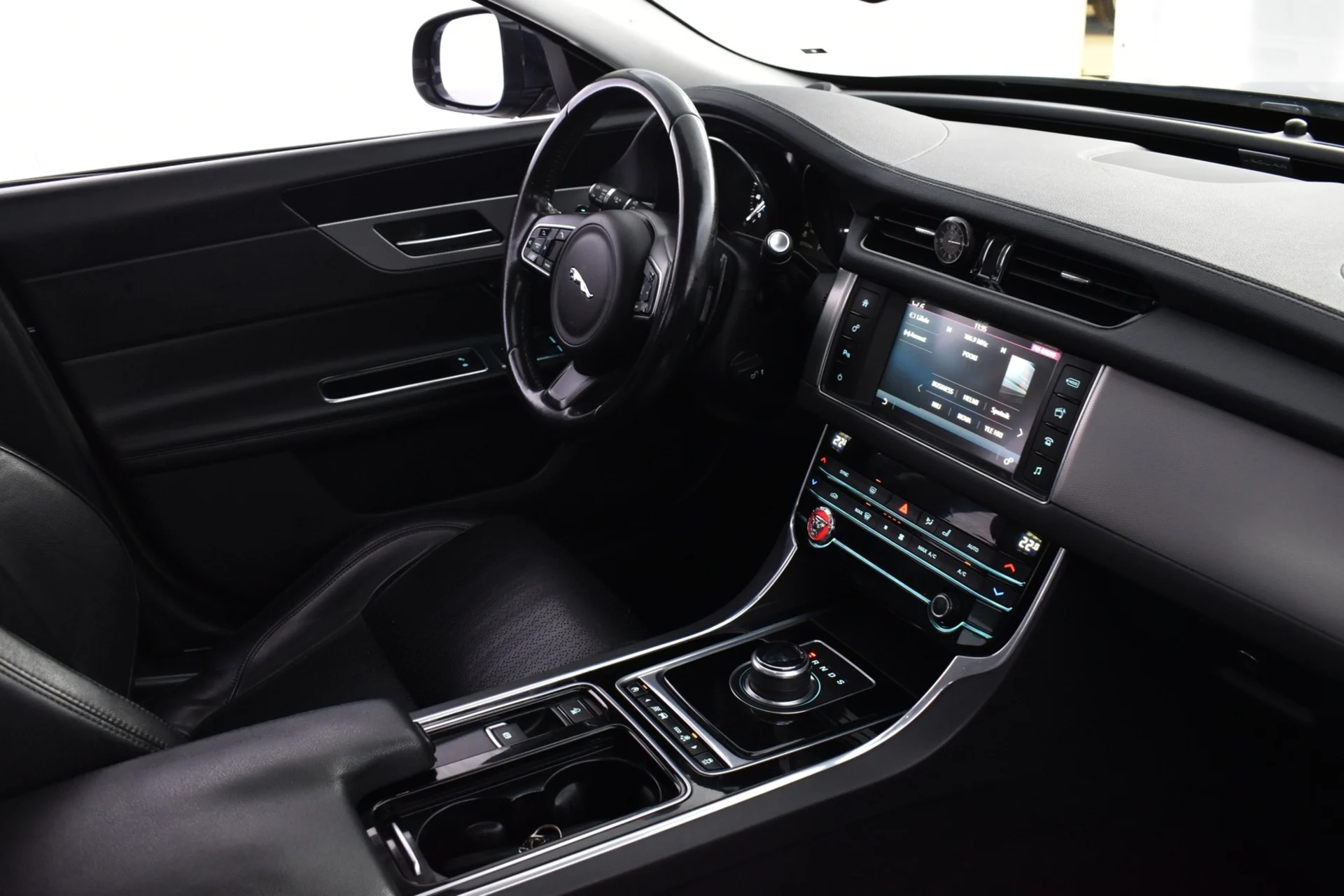 Car Image - 3a6rbsx4h9txQ0TbEV3xTG