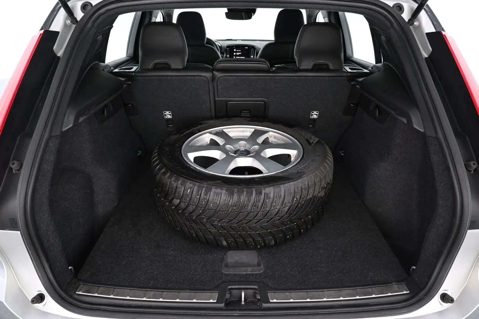 Car Image - NXDdqeLKEf2w9dWDUbJmP