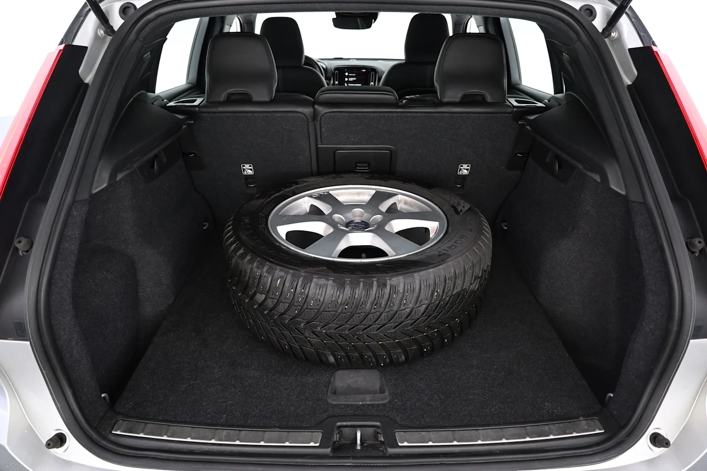 Car Image - NXDdqeLKEf2w9dWDUbJmP