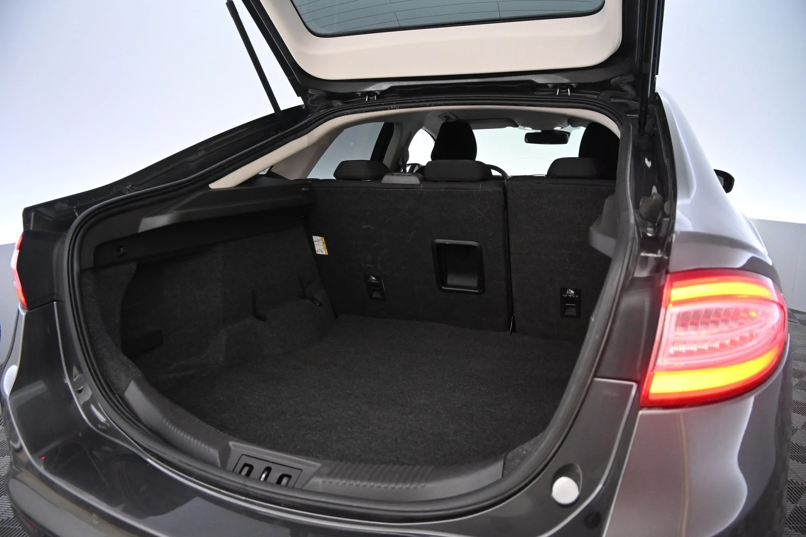 Car Image - 3ysM5DYewEmg9R5RETZ0o6