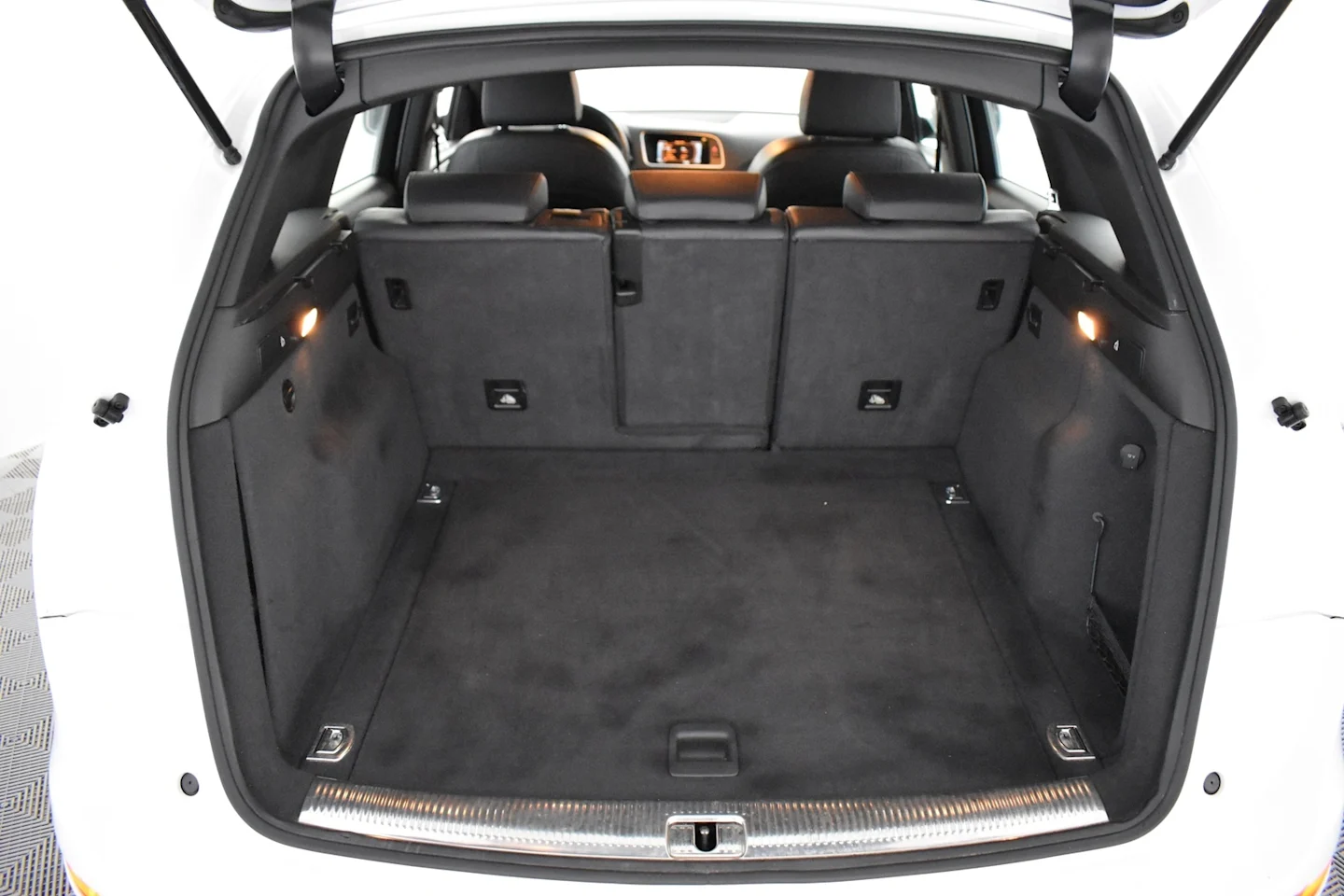 Car Image - 5XSpMe8BehMms6xCPiYOLj