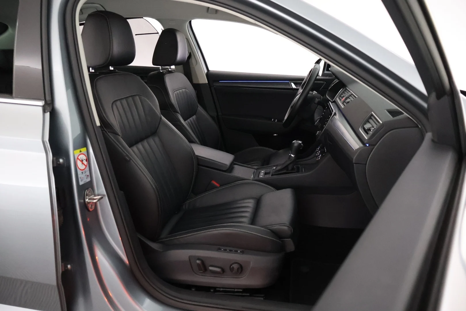 Car Image - tD4E0uzs7fSq6V8kZtrHF