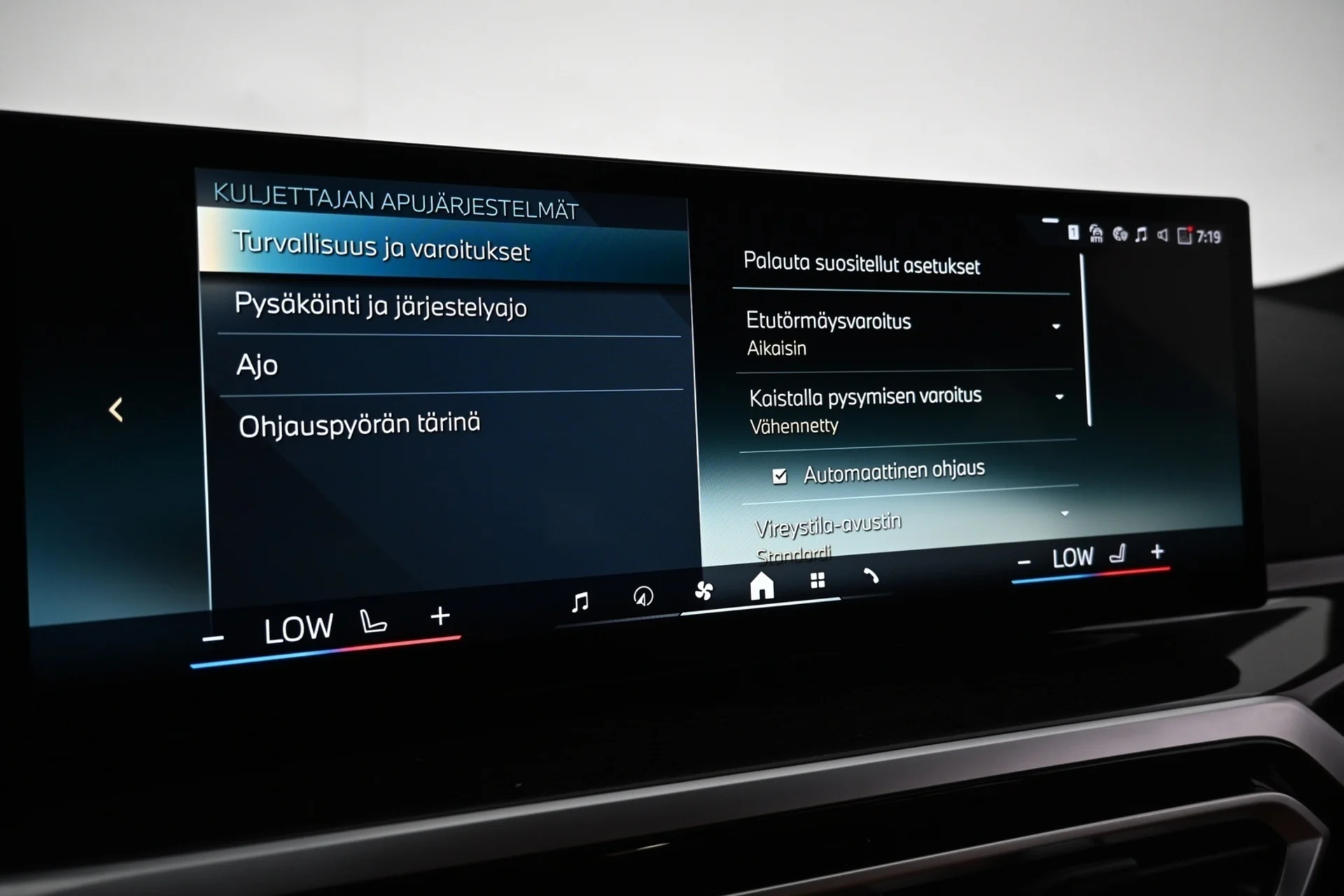 Car Image - RSFJt1OeZxELJB30wqBzY