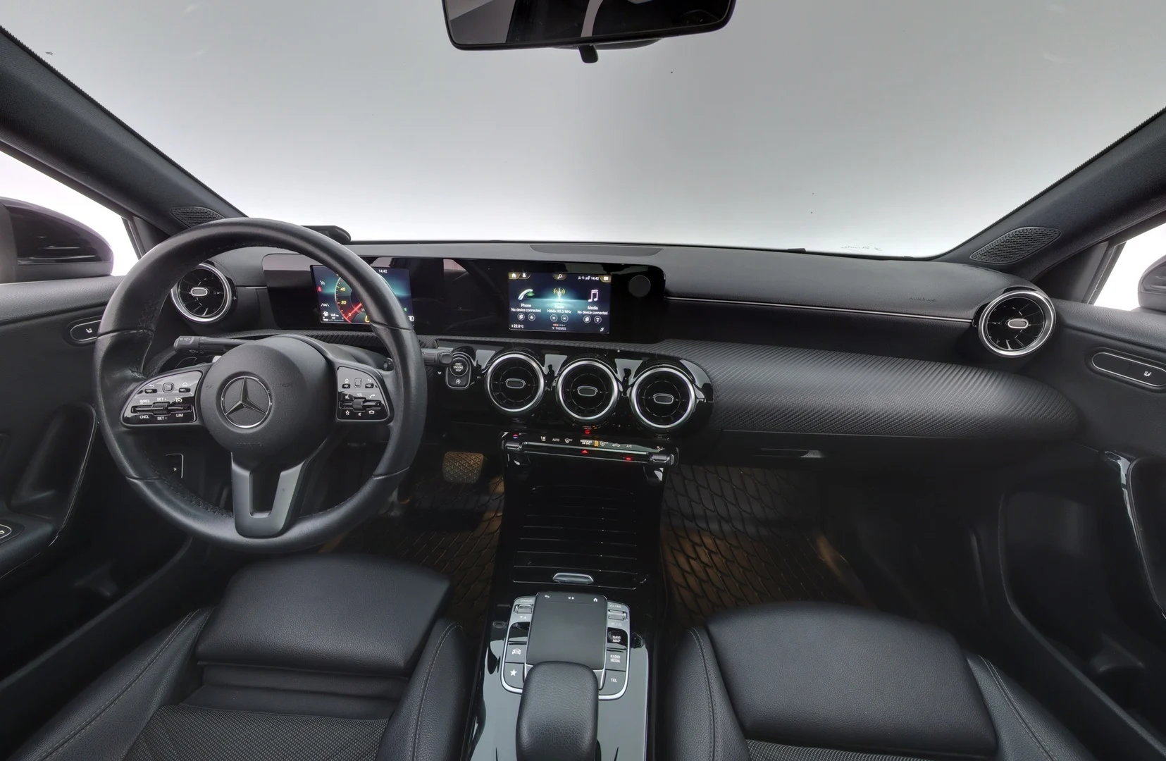Car Image - hrM2KJwRO1xD3bVzeC21L