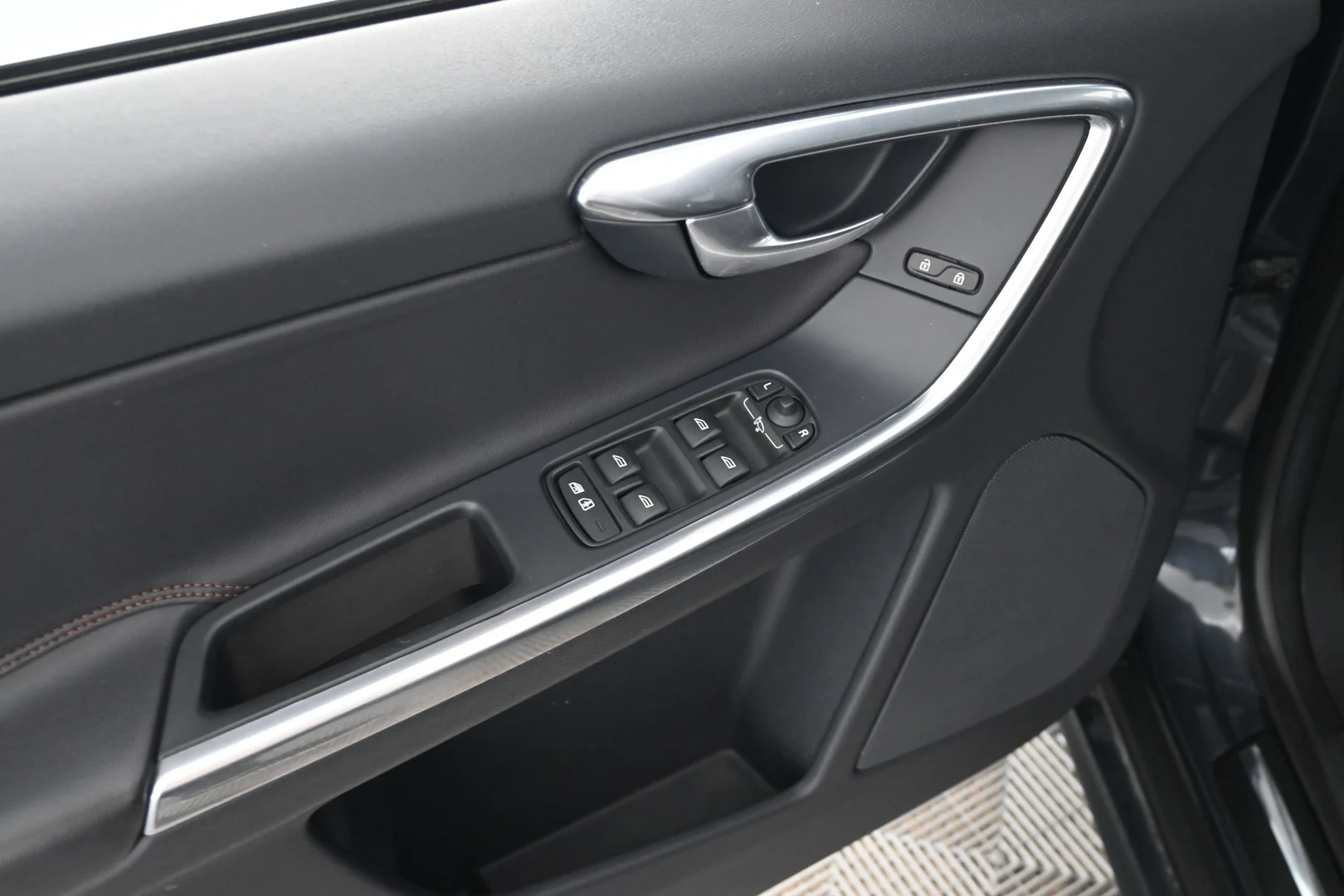 Car Image - 6xTPBLbjSDrELKyGszYPS3