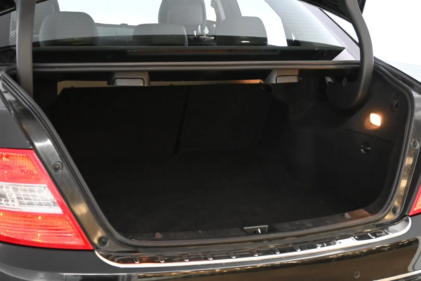 Car Image - 2uSTUyxaThj2RpPXIGzKLA
