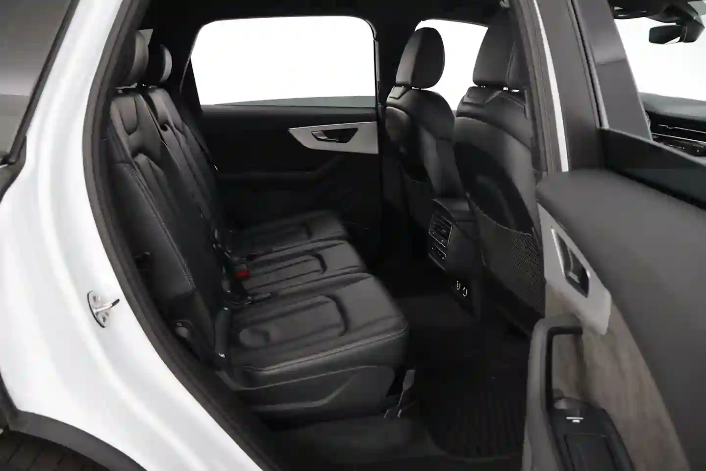 Car Image - 3zCw0Sth6BKwiQeEWDL33D