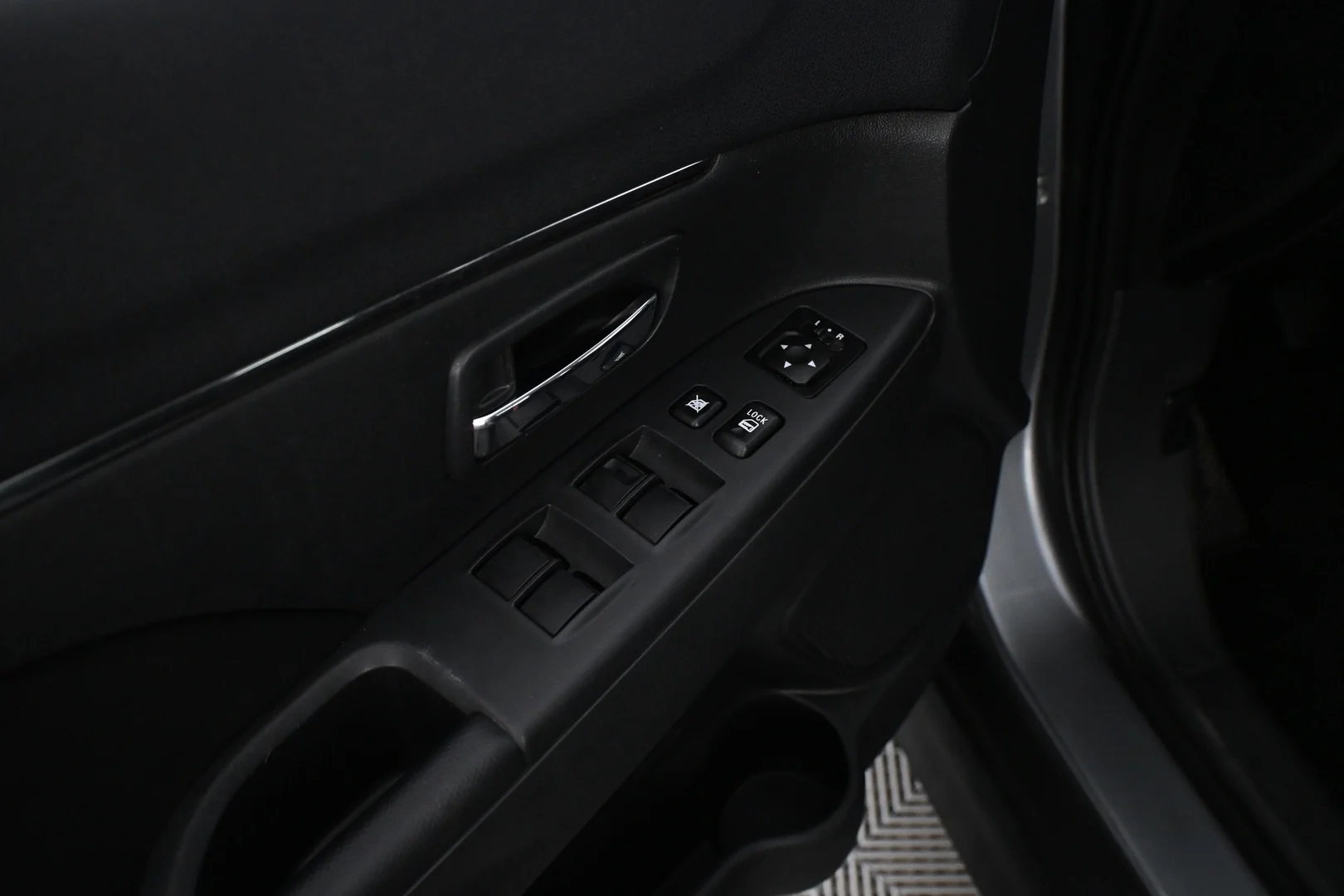 Car Image - 3RbSX39qClT18IAMP6d6Bk