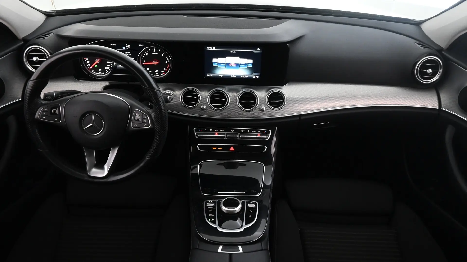 Car Image - 3HFYaKsks86DrRXM4Jztm8