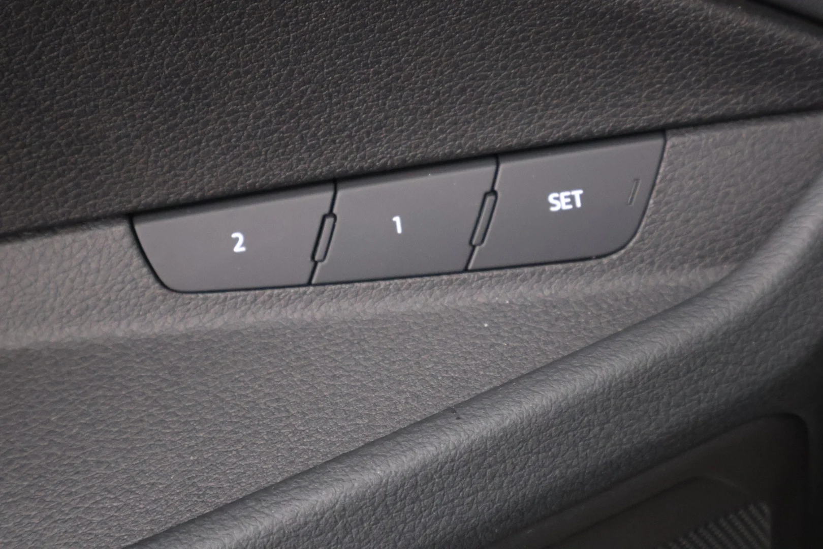 Car Image - 452evMYnjf2EHaRsqswWFs