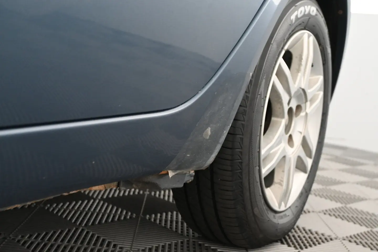Car Image - Bq50COcCHtyH44y1wFuEy