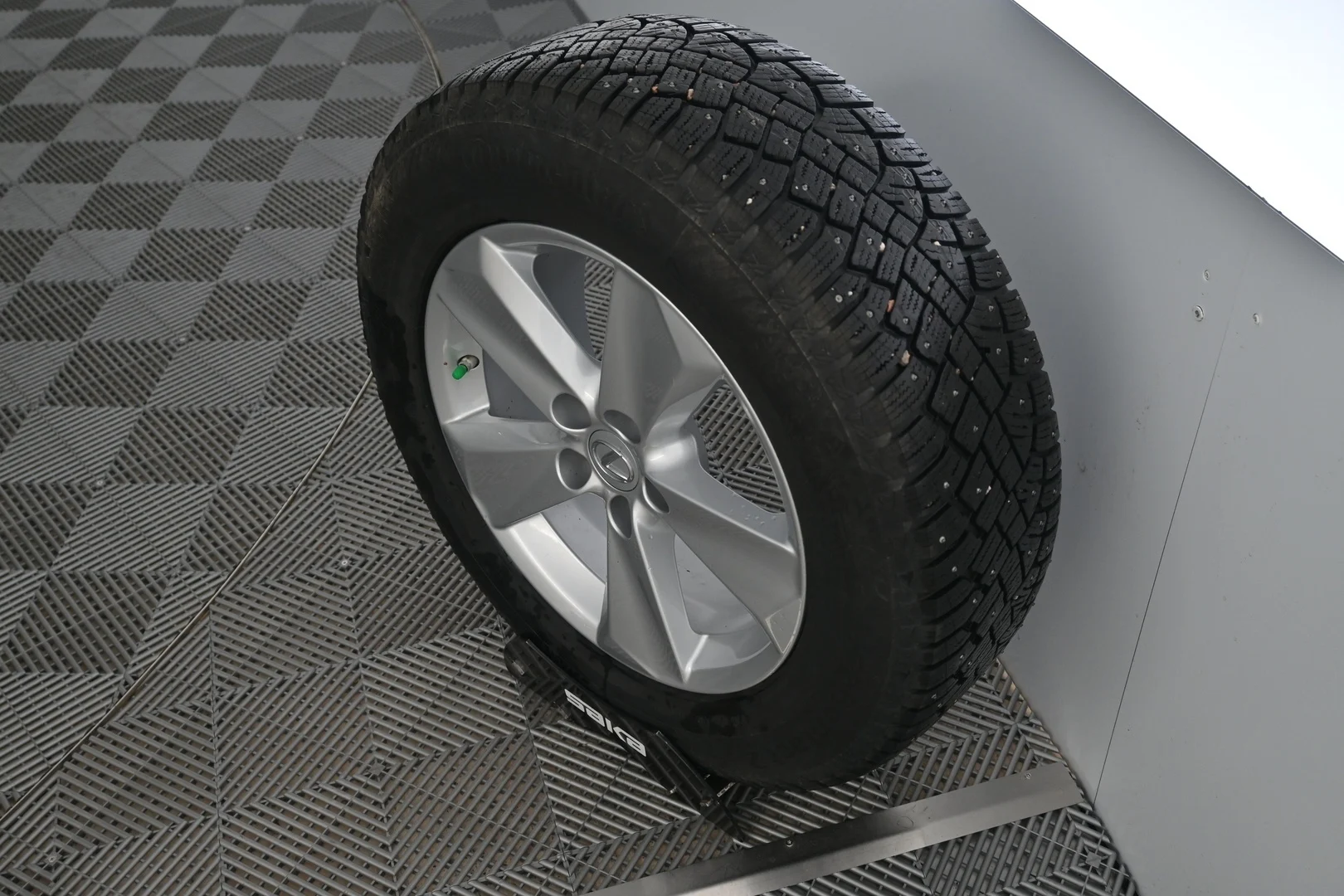 Car Image - 34WyQeqLqACOFq58wxvXPr
