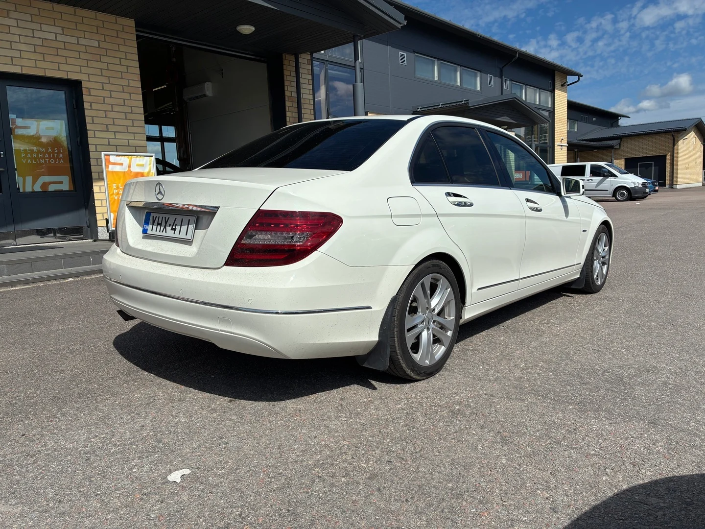 Car Image - 2HiiXLhvZCz2KS7G0jc2kR