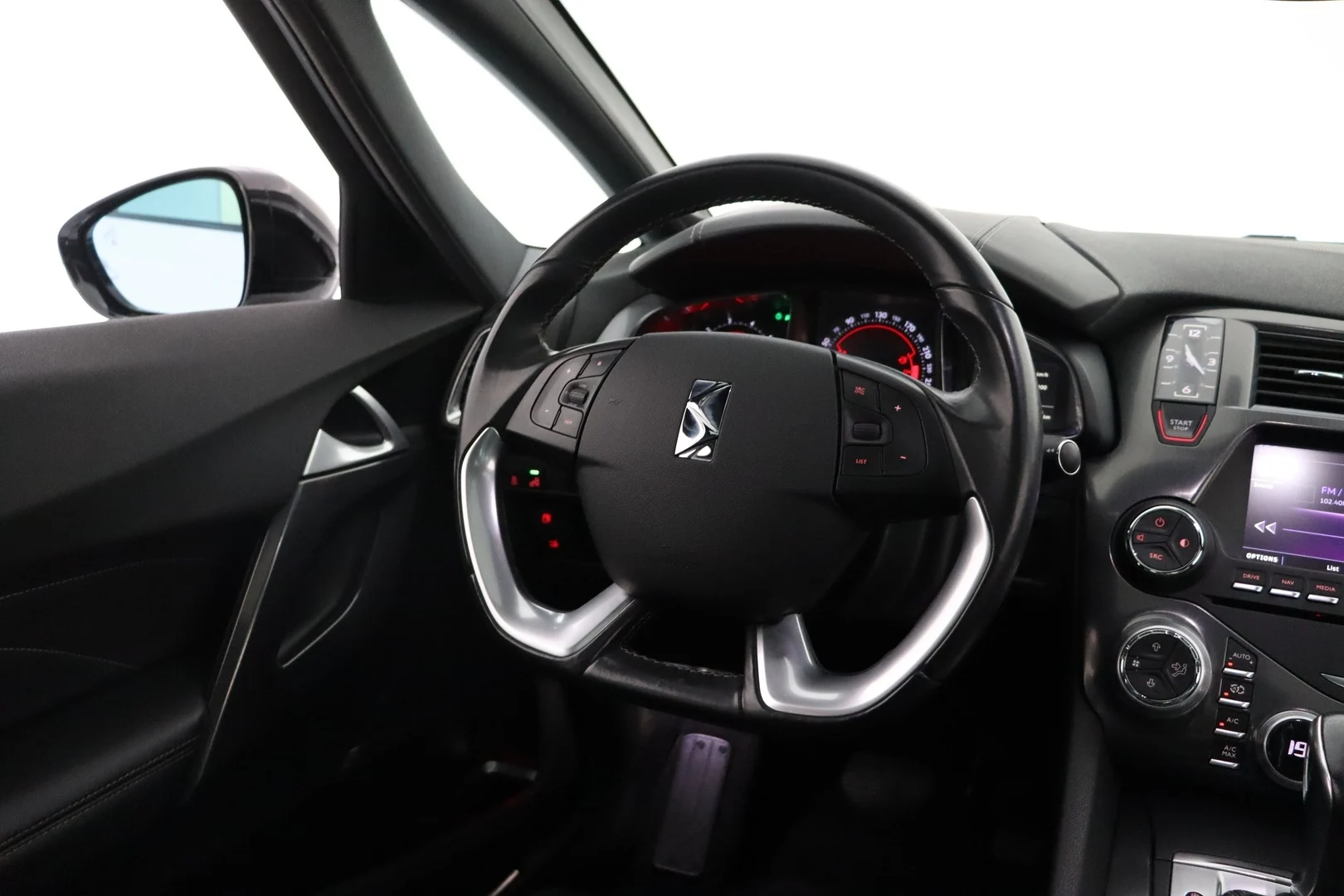 Car Image - 4lCrs1tBixFN2QY9NtDjpE