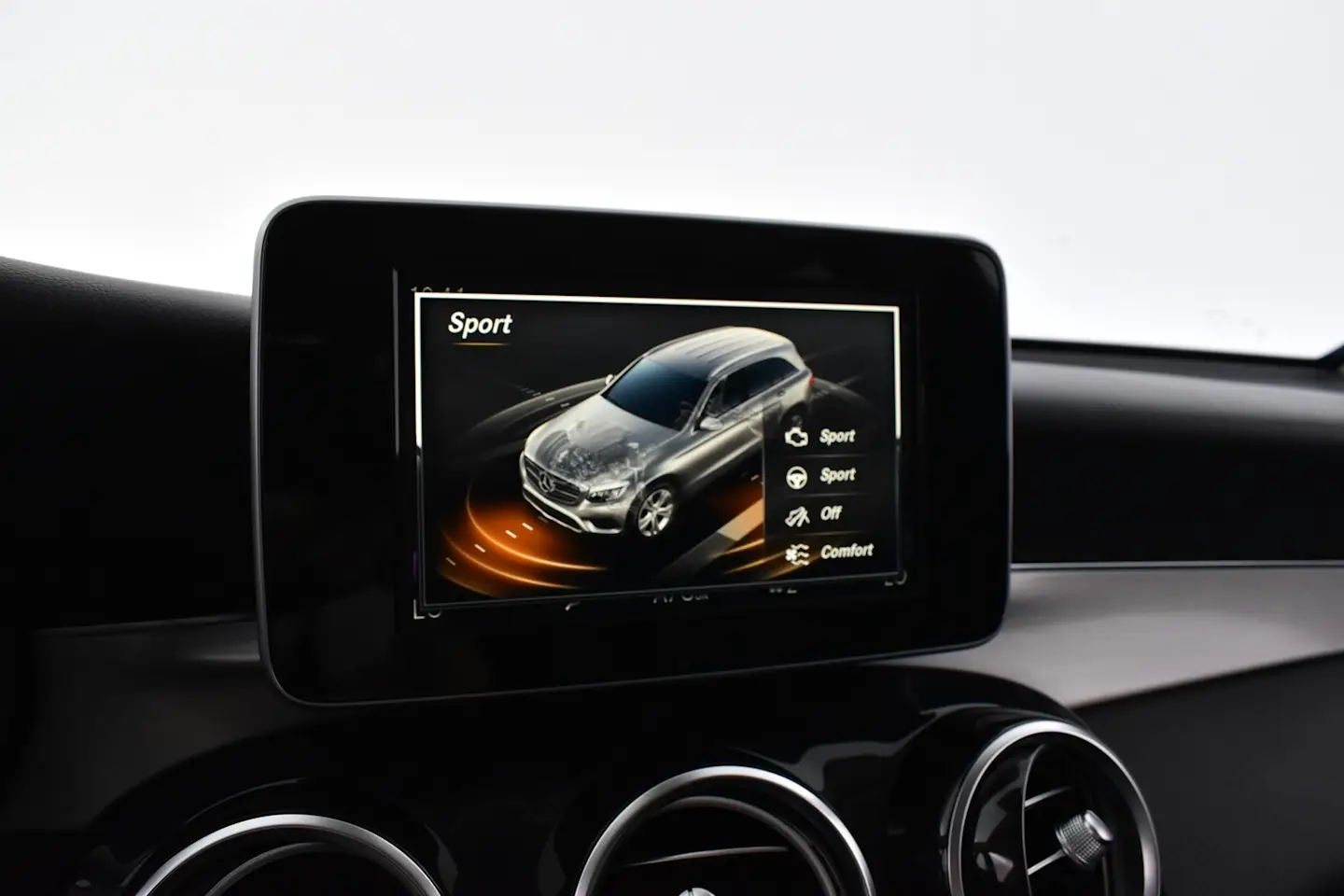 Car Image - 7HQq3MOQRnGI3ByDvxHblg