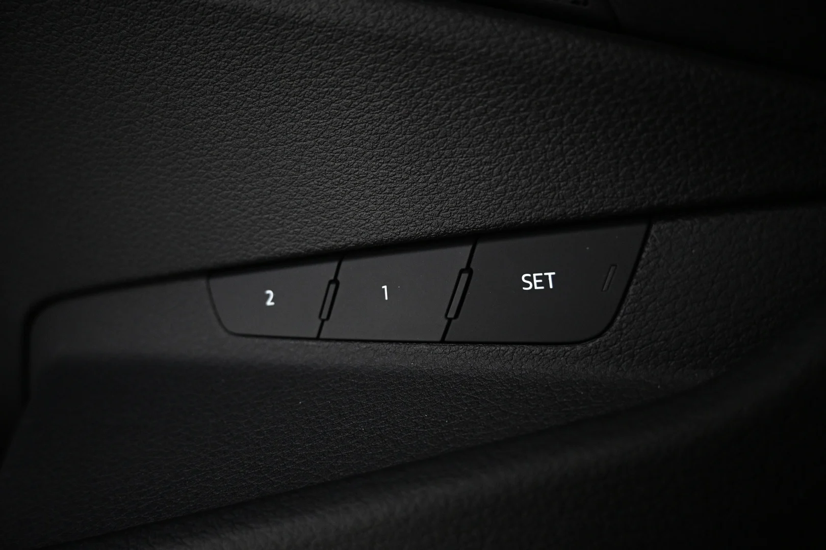 Car Image - 4WEa73o705mLc9LnTsbUB5