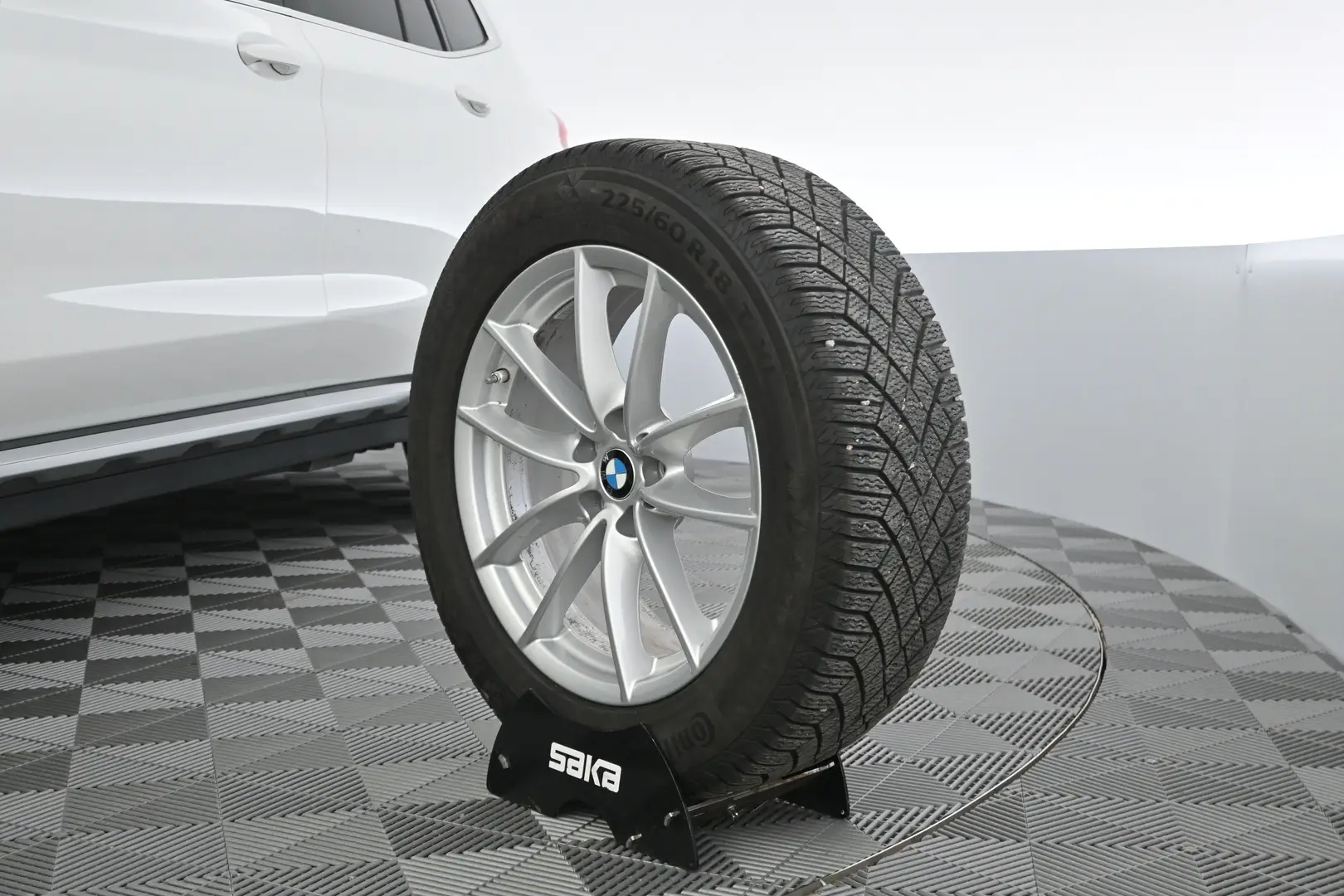 Car Image - 47kYgrp810B0qFwwN8bBXW