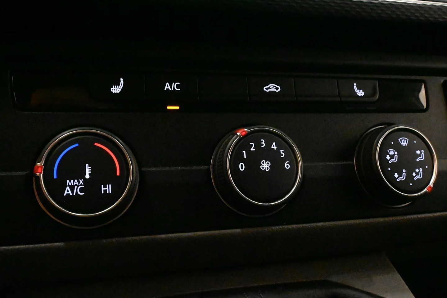 Car Image - ZyW2oKsnThRb8ZLBKBFoB