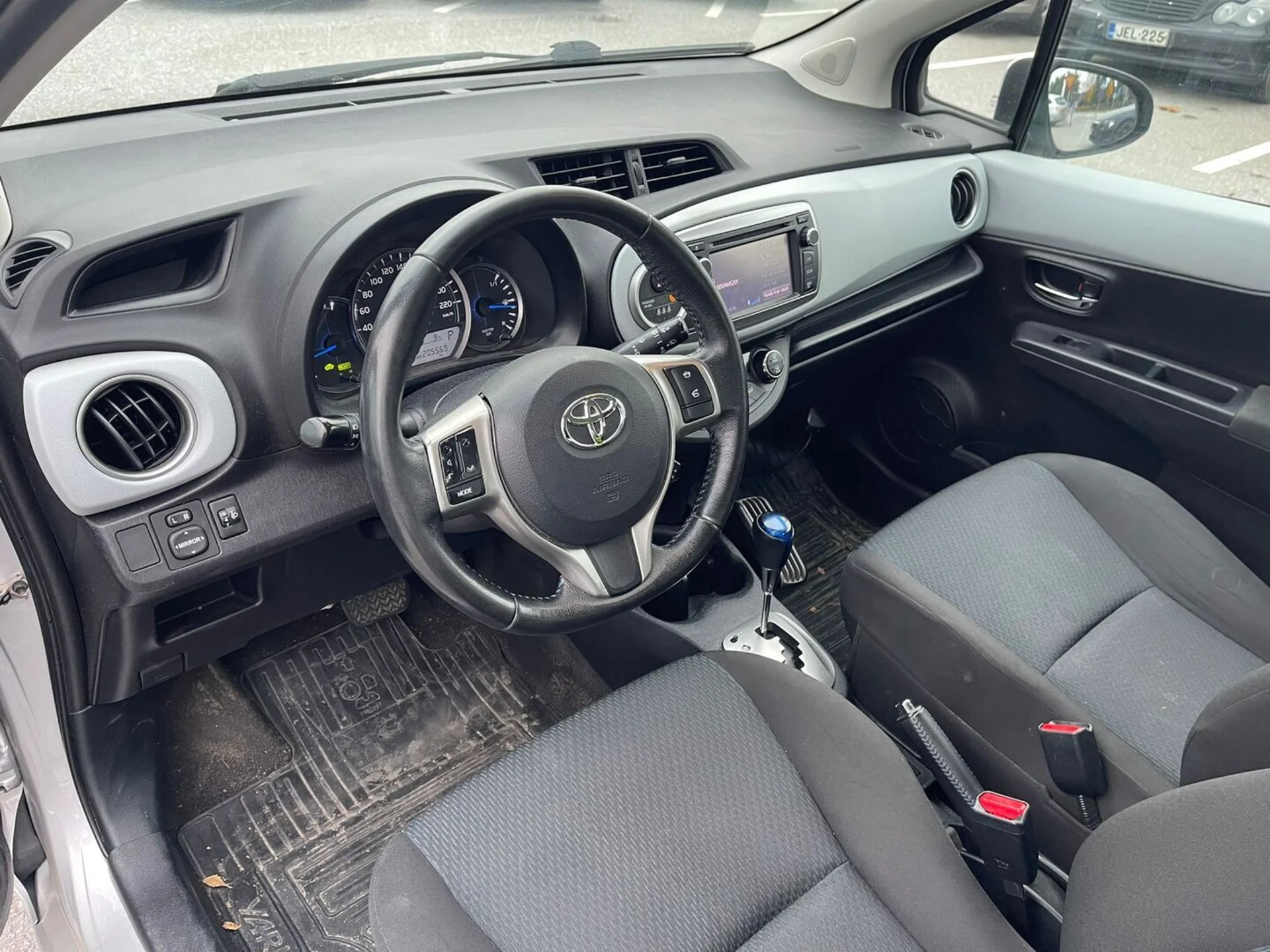 Car Image - 8221N0qHfjq8zy1fjQPtu