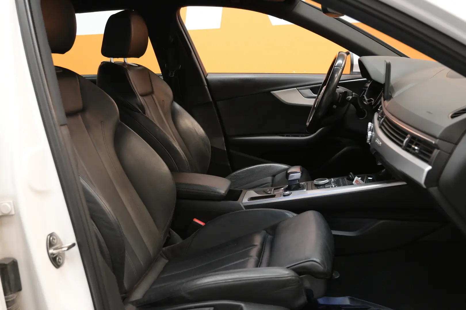 Car Image - 3j81tjdxDTGsrvVX7UQhil
