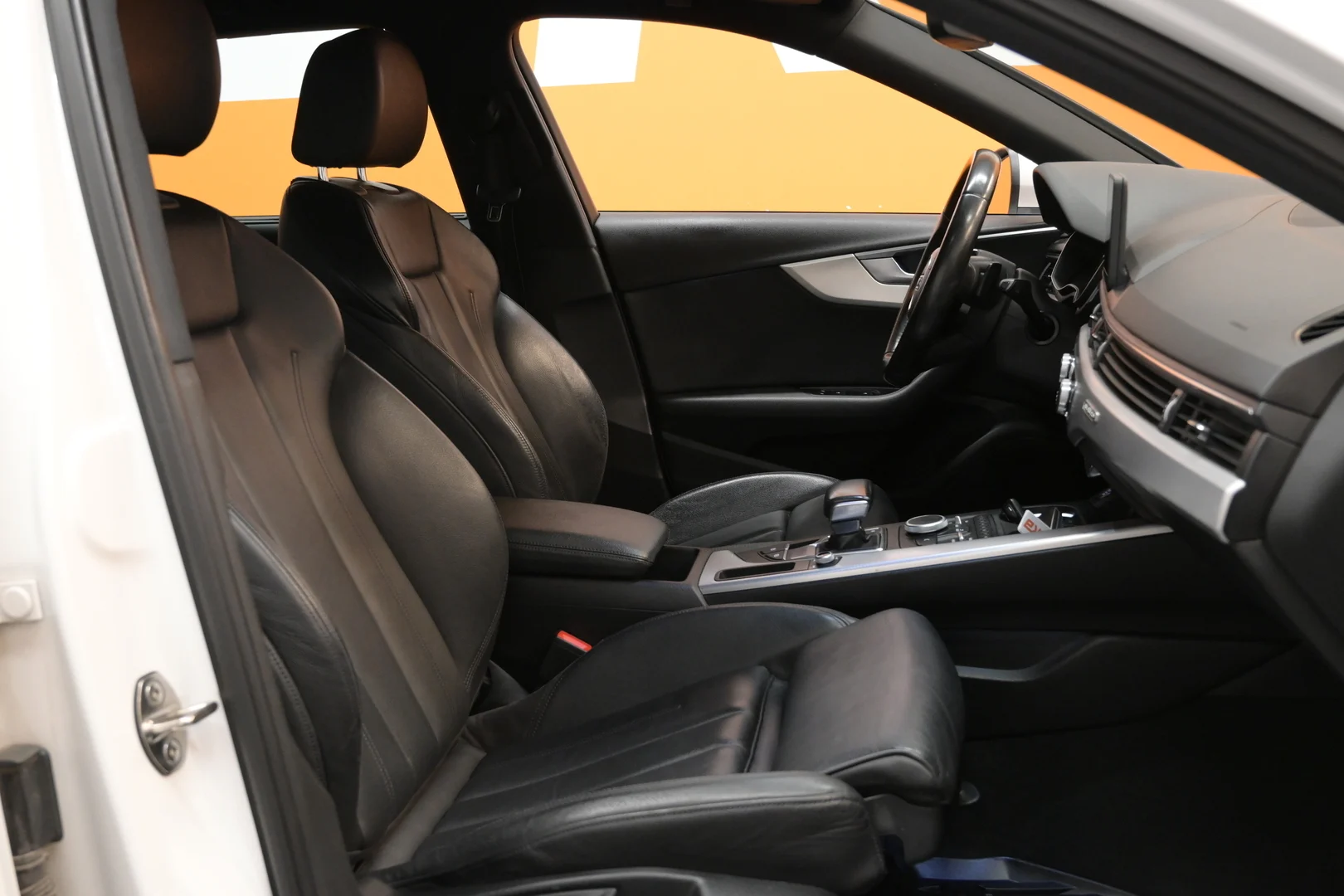 Car Image - 3j81tjdxDTGsrvVX7UQhil
