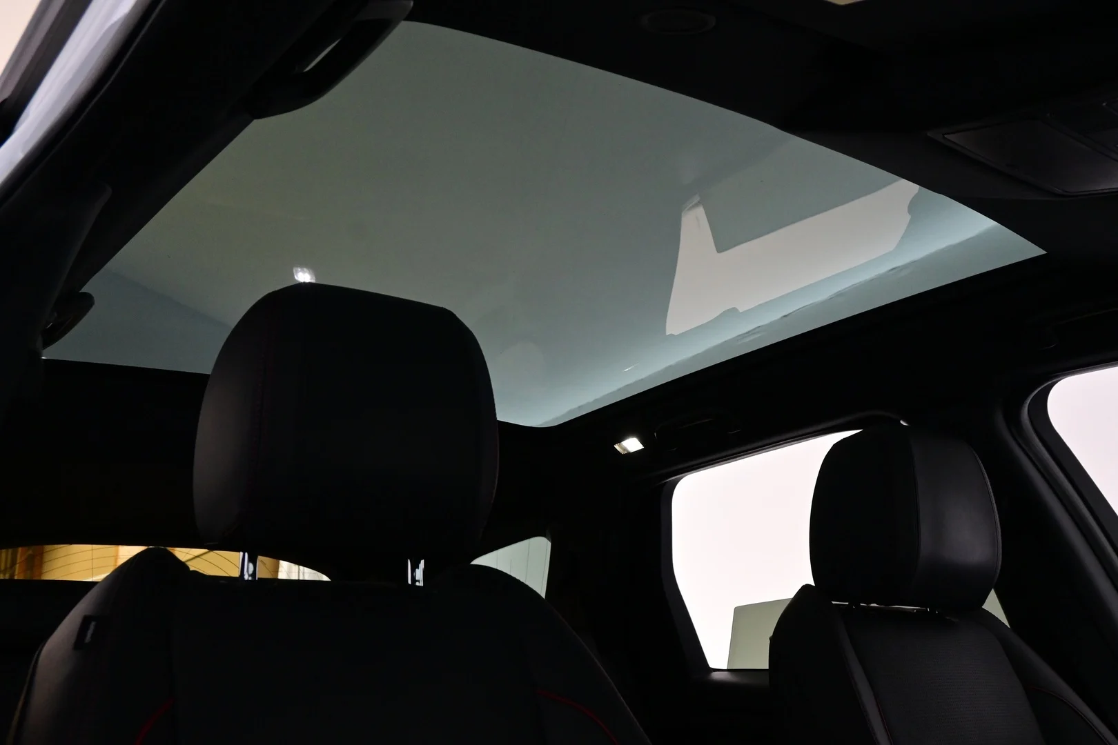 Car Image - 3HSpg8HLIiQh6kSnaHYRe7