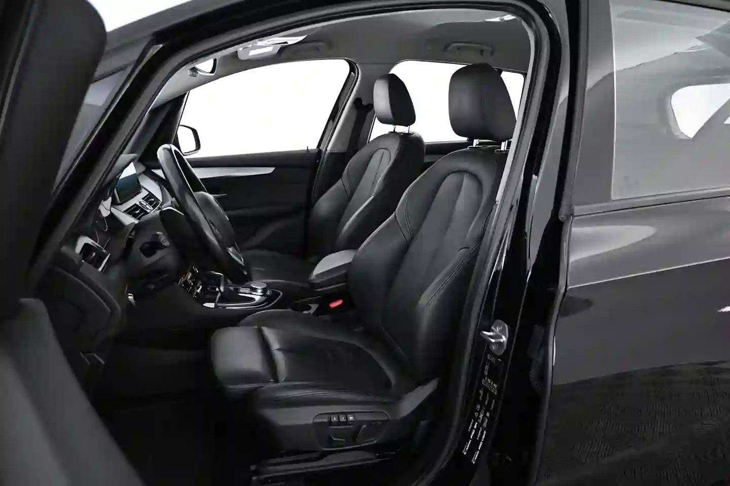 Car Image - 3rKRjIFMn0xga0aad6COtX
