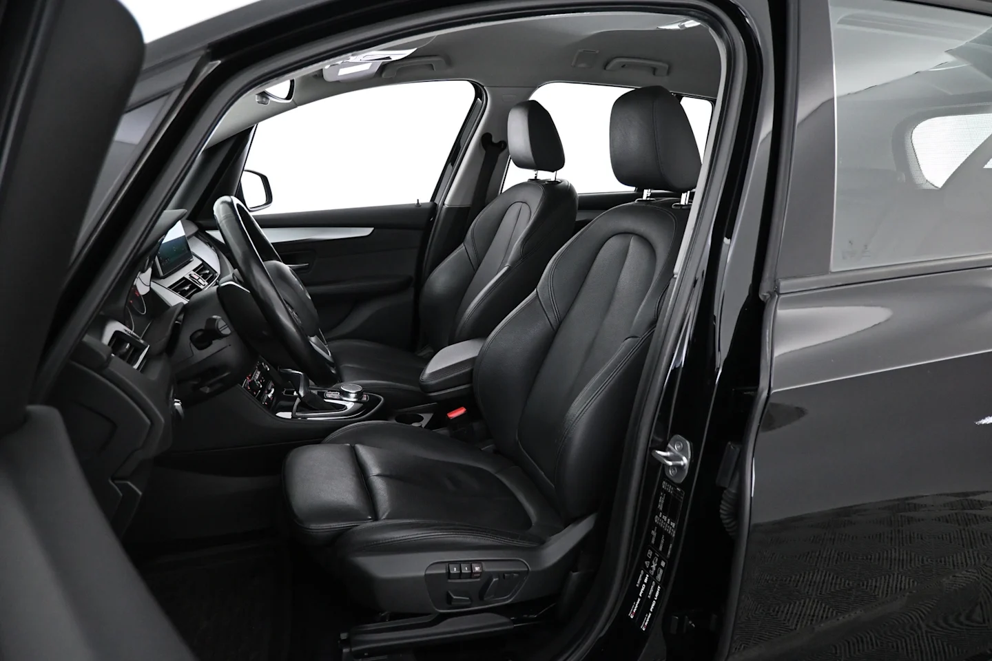 Car Image - 3rKRjIFMn0xga0aad6COtX