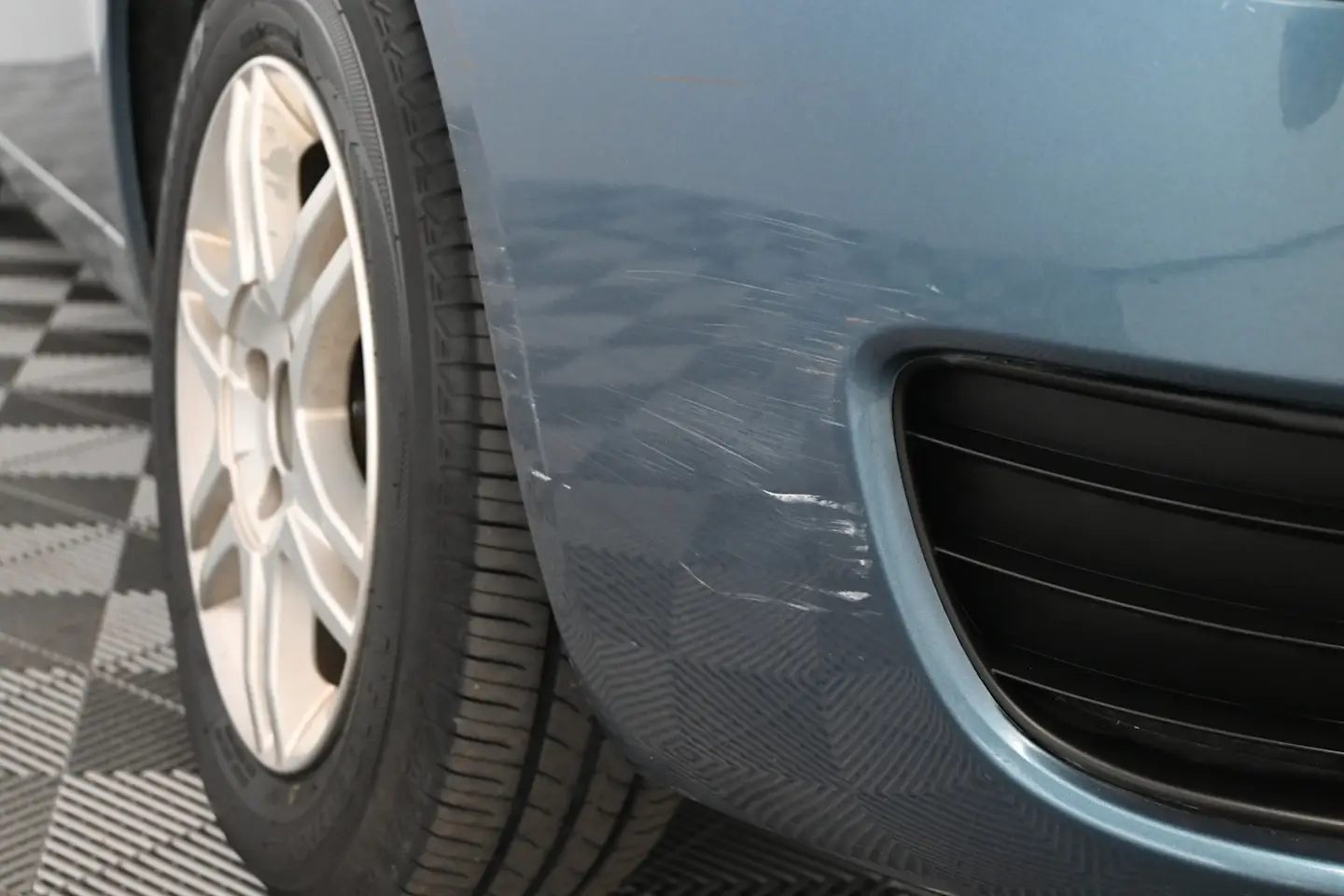 Car Image - Bq50COcCHtyH44y1wFuEy