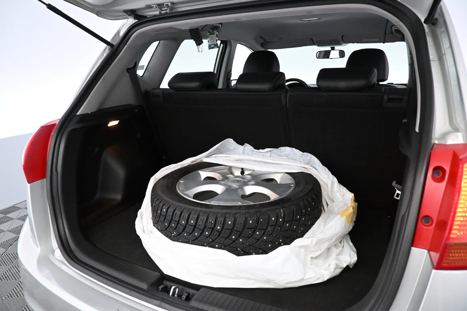 Car Image - 6U5GicPfOwxmLwEJOGwD1e