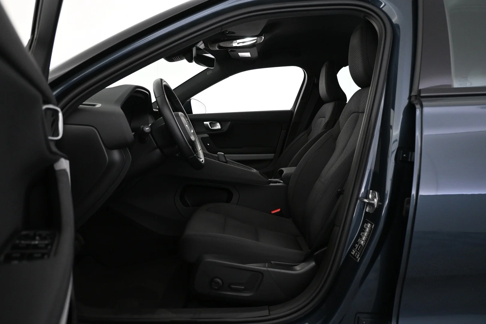 Car Image - WzOgwSe8hr7zyeHpvFfoS